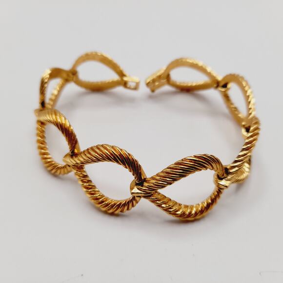 Vintage Crown Trifari Gold Link Bracelet, Twisted Rope Open Loop Design, 7 Inch - Picture 8 of 10